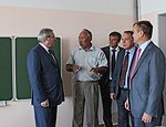 Полномочный представитель побывал в селе Булуса Иркутской области, где в рекордно короткие сроки построена новая школа взамен сгоревшей