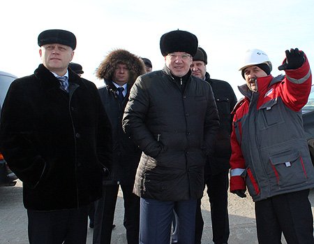 Виктор Толоконский и губернатор Омской области Виктор Назаров в ходе посещения площадки строительства объектов Красногорского водоподъемного гидроузла на реке Иртыш