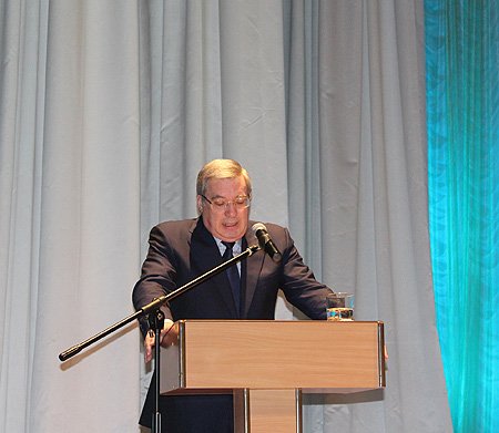 Первоочередными направлениями работы при обновлении высшей школы полпред назвал активизацию интеграционных процессов и переход на проблемно-проектный подход