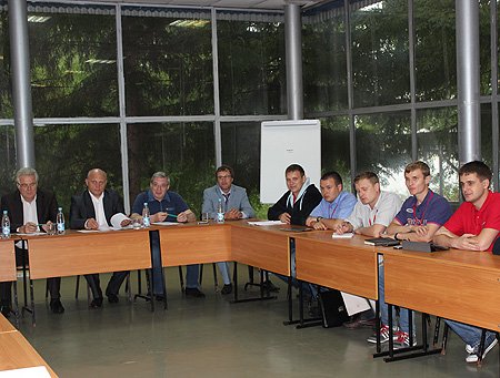 На встрече с руководителями и экспертами направлений, лучшими участниками прошлых лет