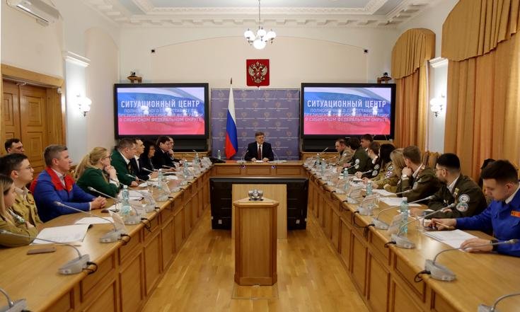 Полпред_встретился_со_студотрядовцами