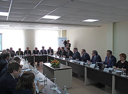 Участники заседания Регионального делового клуба строителей