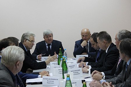 Полпред обсудил с руководителями предприятий ОПК вопросы текущего состояния и перспективы развития отрасли