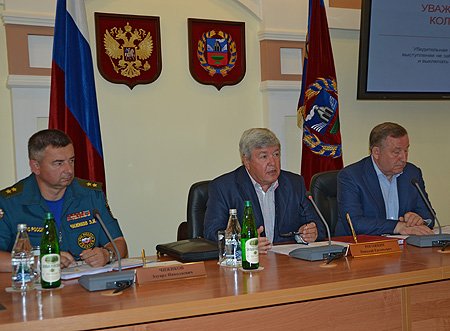 Полпред: поручения, которые были даны Владимиром Путиным, должны выполняться неукоснительно, на особом контроле – социальные вопросы