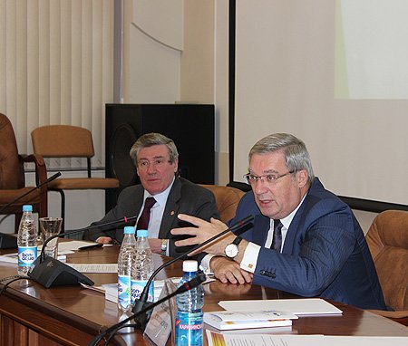 Полпред: все законы, программы, экономические обоснования решений в  управлении должны формироваться с участием научного сообщества