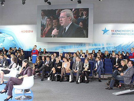 Виктор Толоконский ответил на вопросы молодых лидеров в рамках итогового пленарного заседания «Россия-2025: вызовы для страны и молодежи»