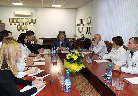 Актуальные вопросы развития сферы здравоохранения полпред обсудил с руководителями ГБУЗ НСО «Городская клиническая больница №  1»
