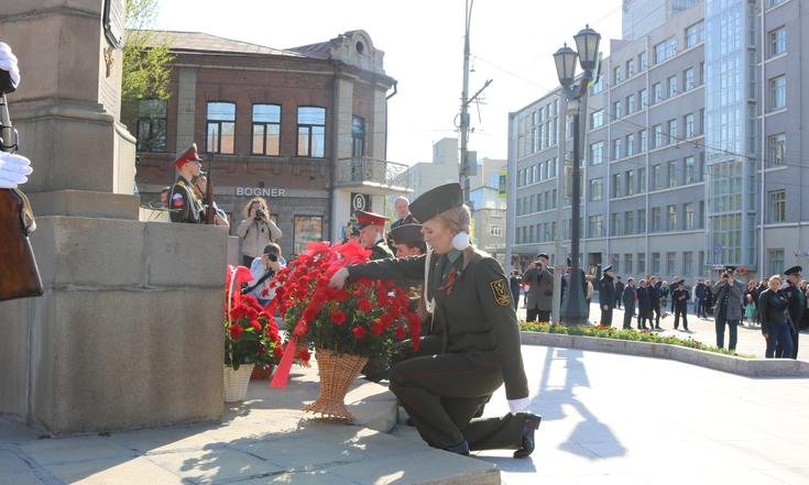 Возложение_бюст_А.И.Покрышкин