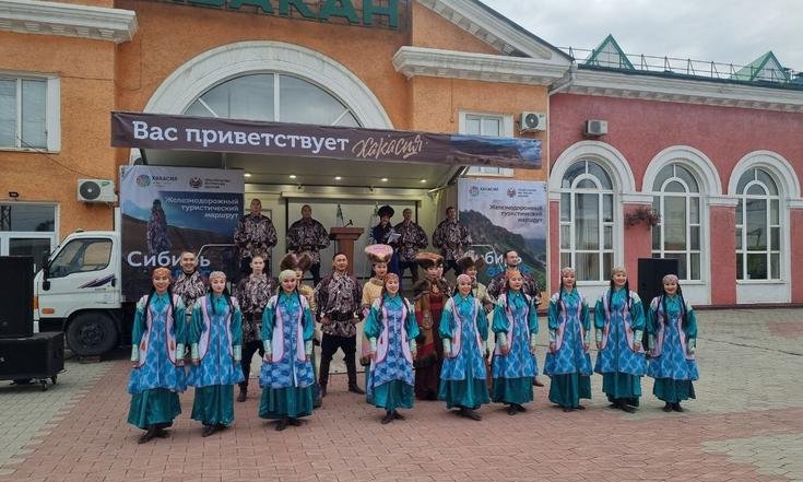 В Абакане туристы посетили Хакасский национальный краеведческий музей и побывали на Саяно-Шушенской гидроэлектростанции