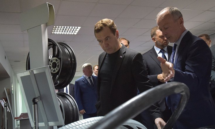 В ходе рабочей поездки в г. Иркутск (использованы фото пресс-службы Правительства Иркутской области, ИА ТАСС, пресс-службы Правительства РФ)