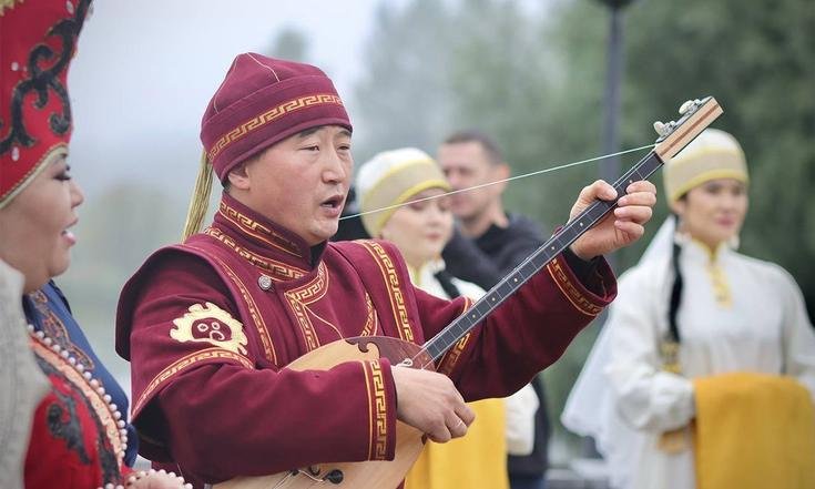 Гостеприимная Республика Алтай встретила национальными песнями