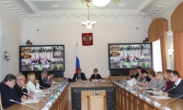 В ходе заседания оргкомитета по подготовке и проведению окружных молодежных форумов