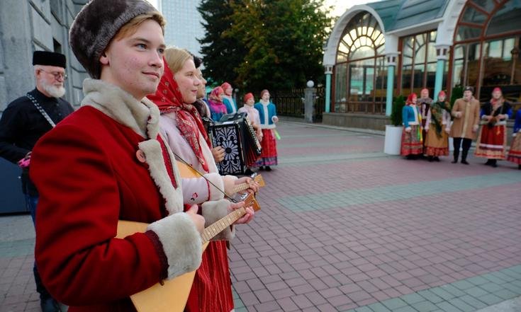 Посещение Новосибирска для путешественников началось с погружения в сибирский фольклор с ансамблем «Сибирочка»
