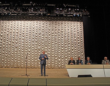 Виктор Толоконский пожелал ребятам успешной учебы