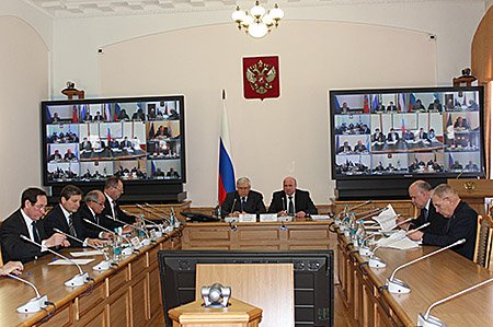 Участники совещания в Ситуационном центре г. Новосибирска