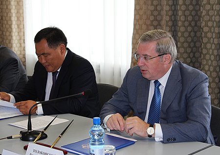 К сожалению, большинство граждан видят в работе телевидения много недостатков идеологического характера - полпред