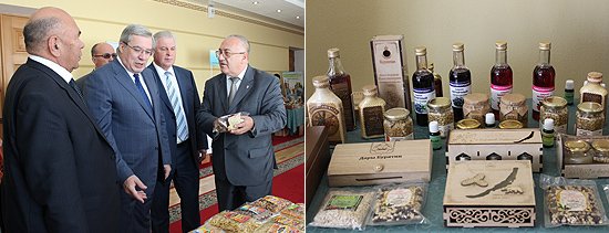 Во время осмотра выставки продукции производителей Республики Бурятия