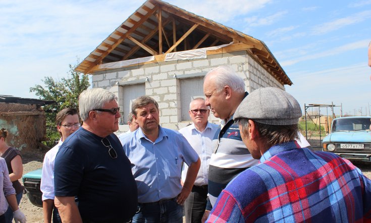 Николай Рогожкин посетил населенные пункты региона, пострадавшие от пожаров в апреле текущего года