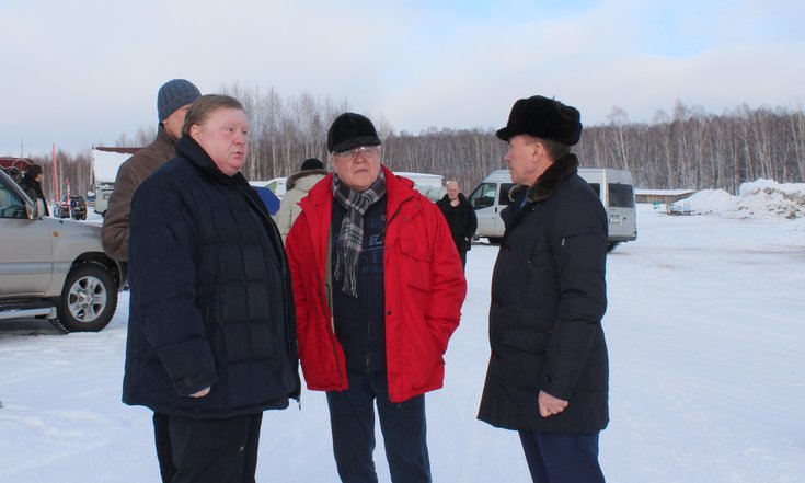 Полпред посетил горнолыжный комплекс «Юрманка» с четырьмя трассами протяженностью от 560 до 1000 метров. Комплекс был открыт в 2006 году. Высота горы составляет около 390 метров над уровнем моря, она является одной из трех самых высоких вершин Новосибирской области.