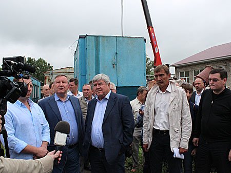 В селе Малоугренево полпред осмотрел пострадавшие от паводка объекты и пообщался с жителями