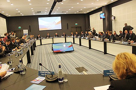 В подведении итогов форума принял участие Министр транспорта РФ Максим Соколов