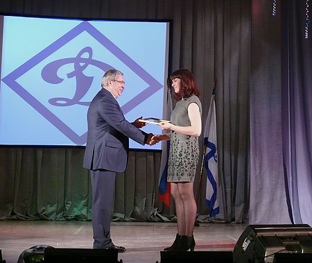 Виктор Толоконский вручил благодарственные письма полномочного представителя Президента РФ в СФО